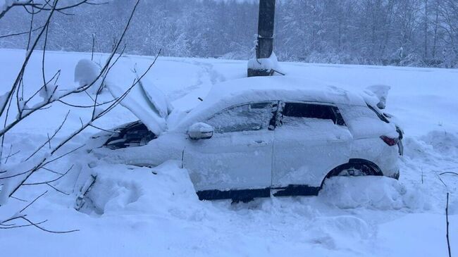 Место столкновения электропоезда с автомобилем во Всеволожском районе Ленобласти. 12 января 2025