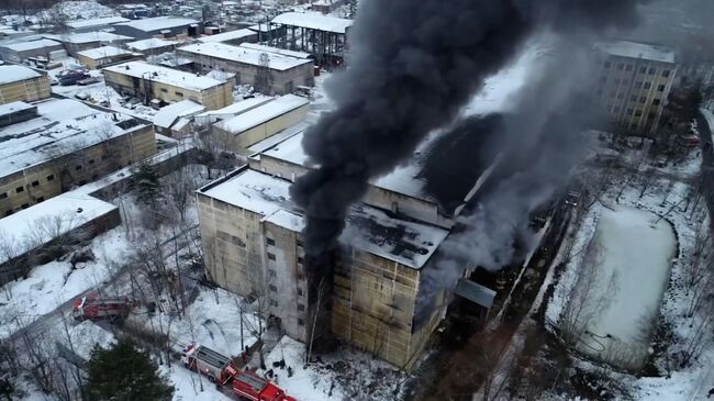 Работа МЧС на месте пожара в подмосковных Химках