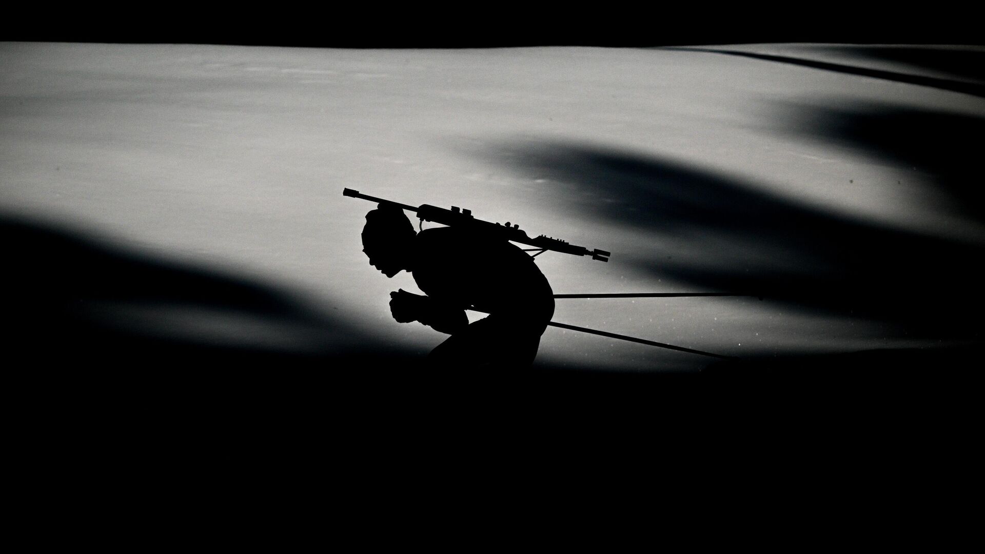 Спортсмен на дистанции мужской эстафеты 4 х 7.5 км II Всероссийской спартакиады сильнейших в Златоусте - РИА Новости, 1920, 13.01.2025