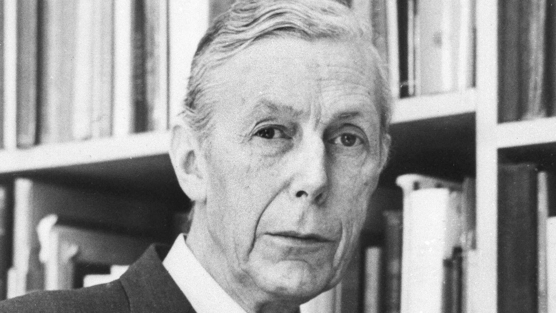 Энтони Блант в 1979 году - РИА Новости, 1920, 17.01.2025