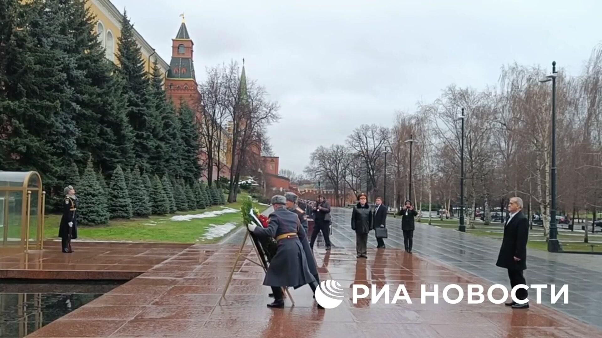 Президент Ирана возложил цветы к Могиле неизвестного солдата в Москве - РИА Новости, 1920, 17.01.2025