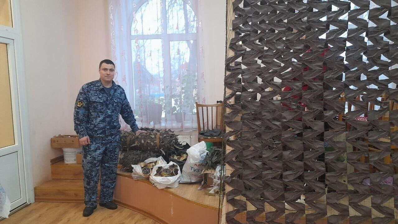 Новгородские осужденные отправили в зону СВО 350 масксетей Новгородские осужденные отправили в зону СВО 350 масксетей - РИА Новости, 1920, 17.01.2025