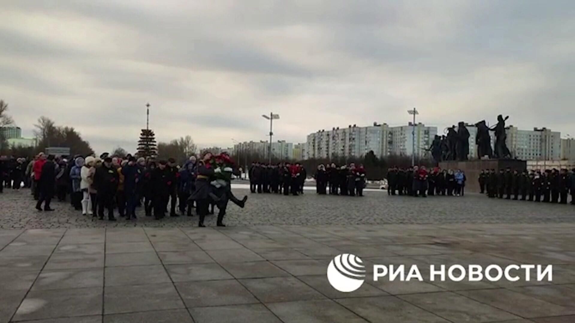 Церемония возложения цветов и венков в день 82-й годовщины прорыва блокады Ленинграда Церемония возложения цветов и венков в день 82-й годовщины прорыва блокады Ленинграда - РИА Новости, 1920, 18.01.2025