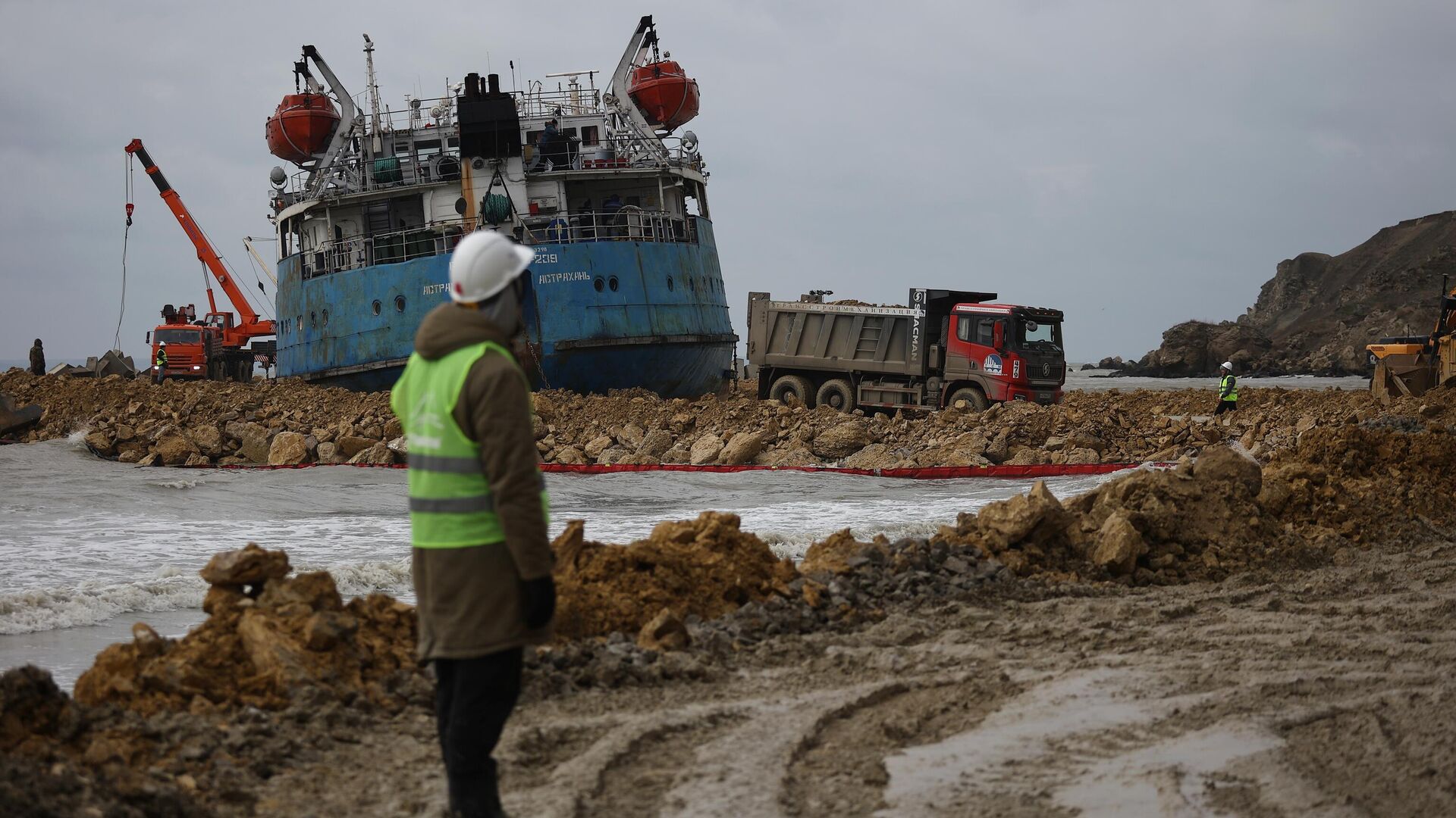 Танкер Волгонефть-239, потерпевший крушение в районе Керченского пролива - РИА Новости, 1920, 25.01.2025