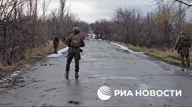 Работа саперов по разминированию освобожденных территорий в районе Селидово