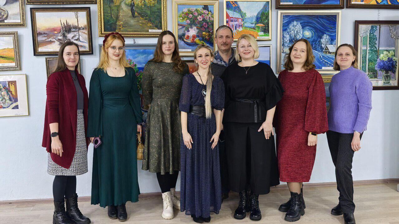 Порядка 900 выставок пройдут в подмосковных библиотеках в 2025 году - РИА Новости, 1920, 20.01.2025