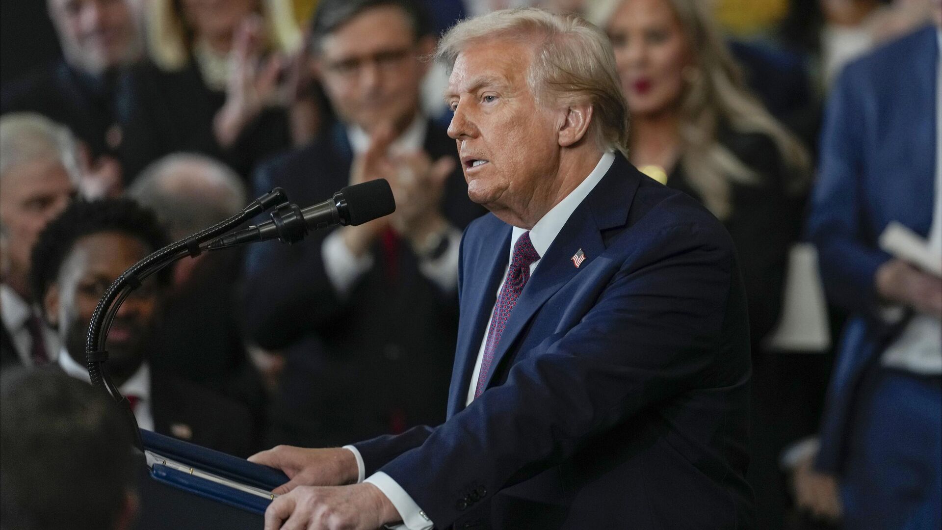 Президент США Дональд Трамп во время инаугурационной речи в ротонде Капитолия США в Вашингтоне - РИА Новости, 1920, 12.02.2025