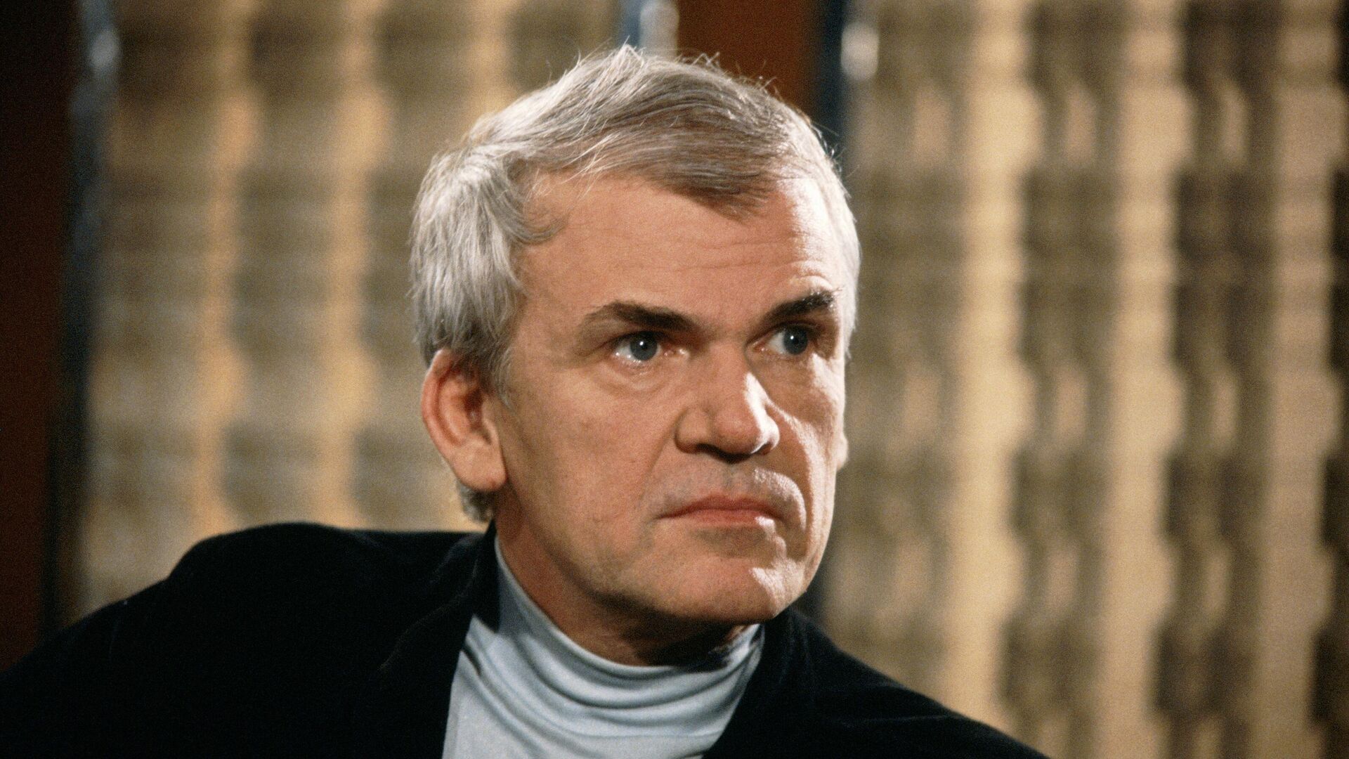 Чешский писатель Милан Кундера в 1981 году Чешский писатель Милан Кундера в 1981 году - РИА Новости, 1920, 21.01.2025