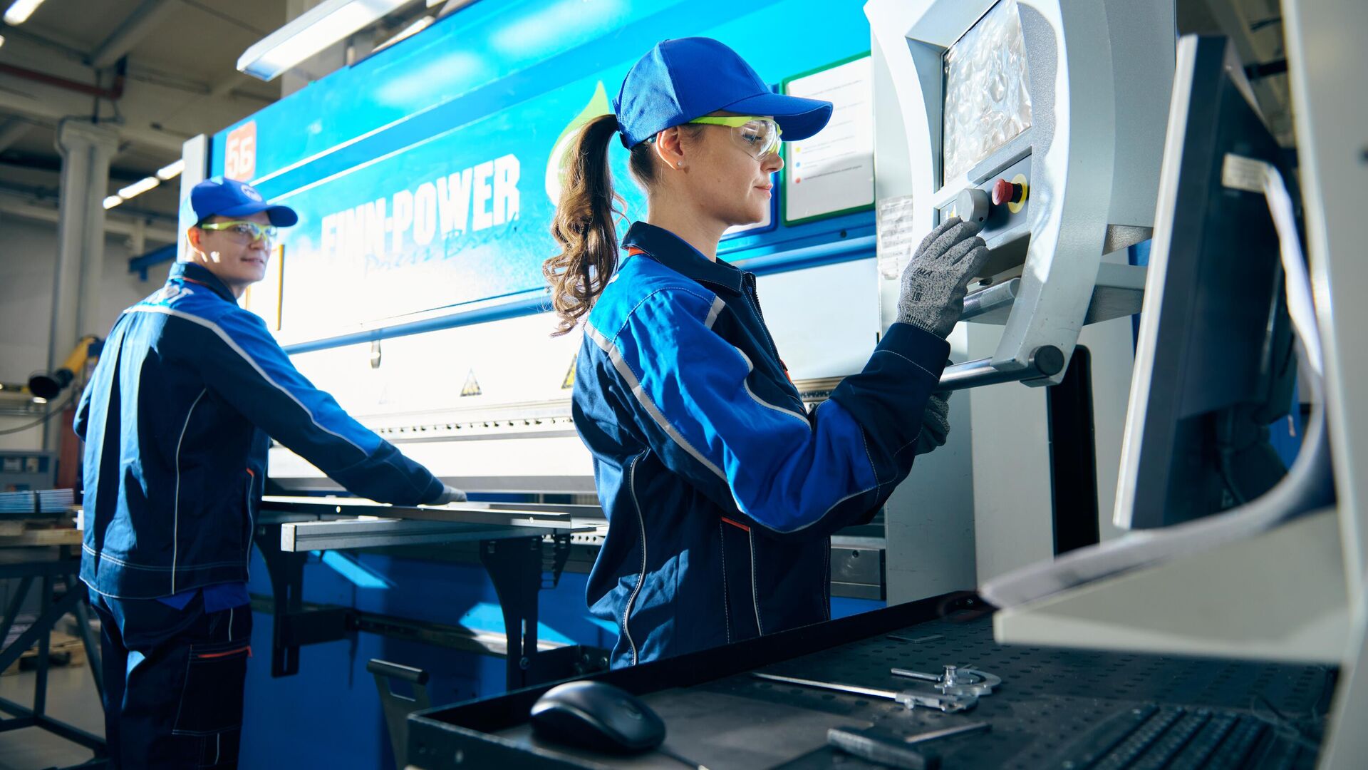 При поддержке города завод выпустил безредукторную лебедку При поддержке города завод выпустил безредукторную лебедку - РИА Новости, 1920, 23.01.2025