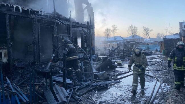 Последствия пожара в частном доме в Минусинске Красноярского края. 23 января 2025