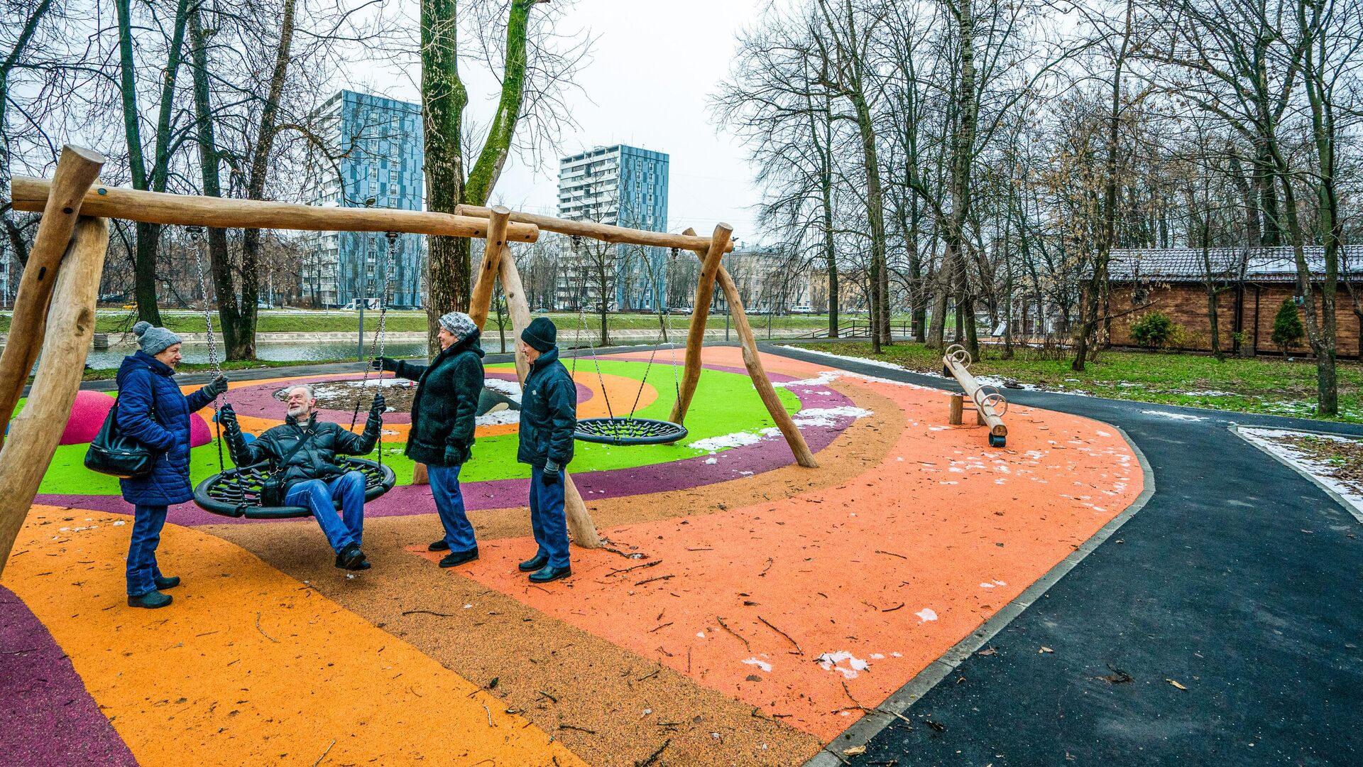 Благоустройство участков набережной Сходненского канала провели на северо-западе Москвы Благоустройство участков набережной Сходненского канала провели на северо-западе Москвы - РИА Новости, 1920, 24.01.2025