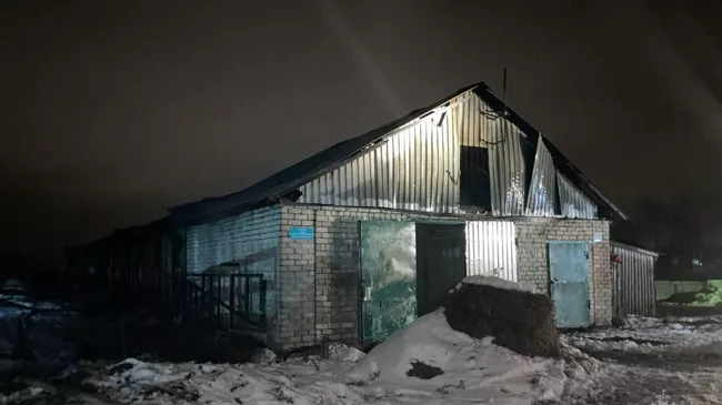 Место пожара на складе сельхозпредприятия в селе Абабково Нижегородской области