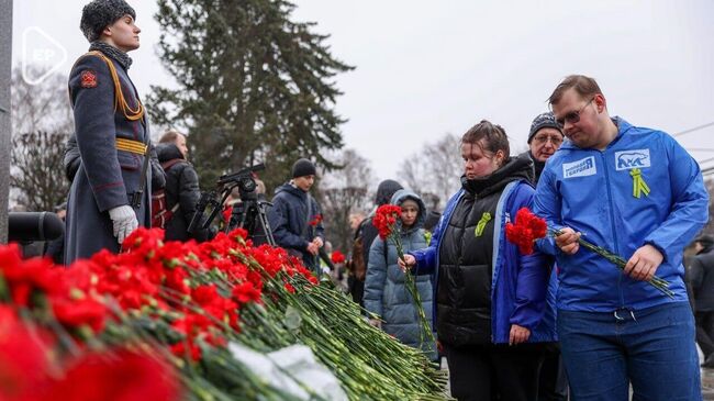 Единая Россия и МГЕР  почтили память защитников блокадного Ленинграда