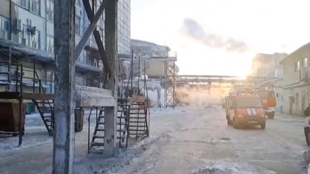 К поиску человека под завалами в Белогорске привлекли кинолога