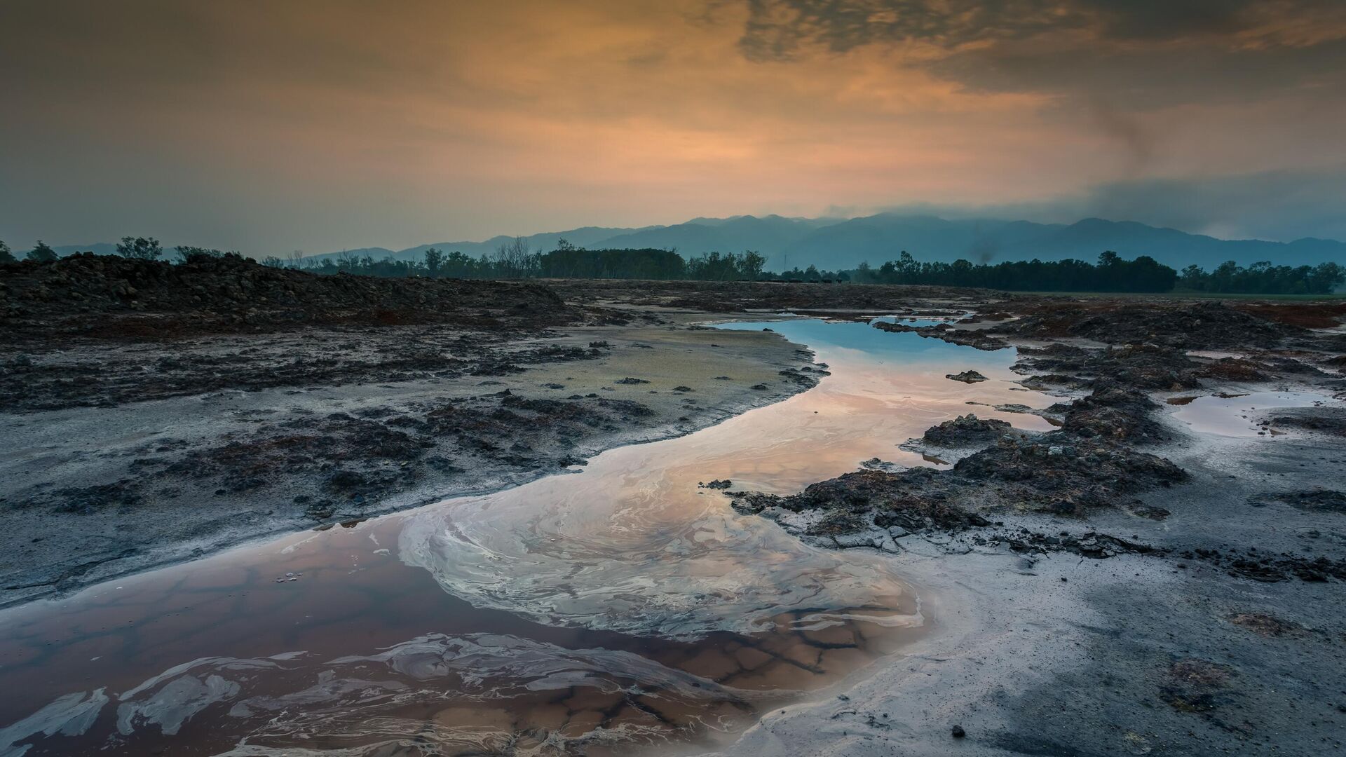 Разлив нефти  Разлив нефти  - РИА Новости, 1920, 28.01.2025