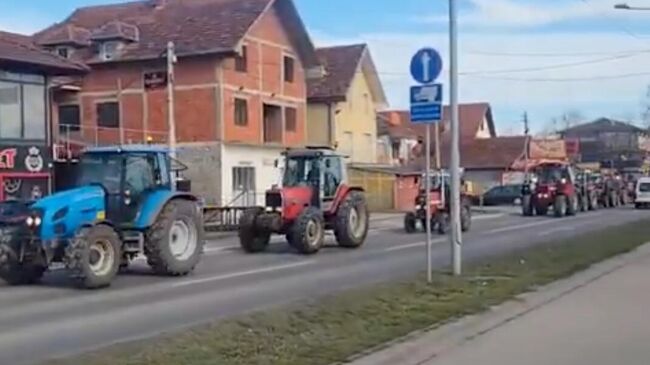 Трактористы присоединились к протесту сербских студентов