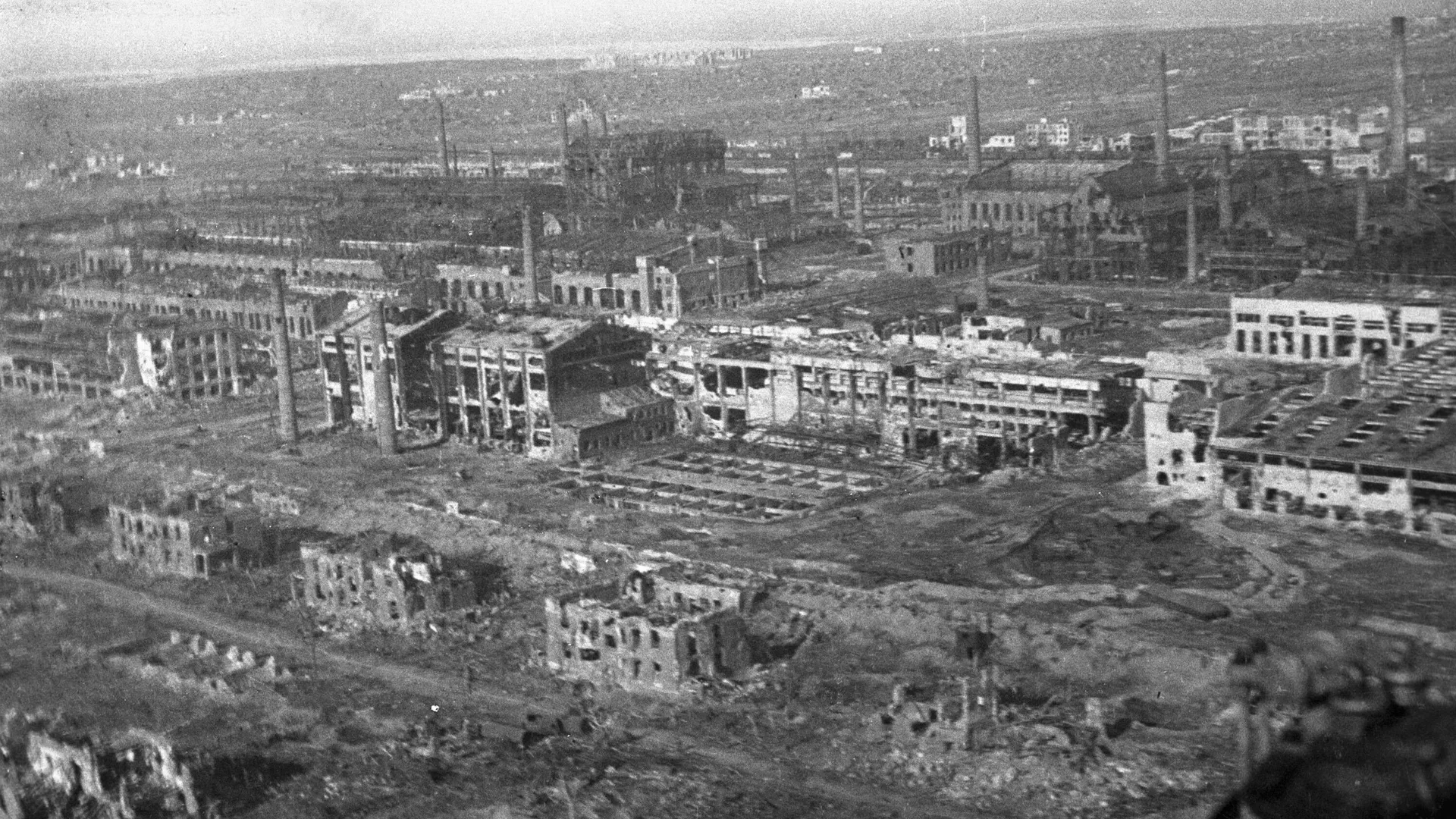 Вид с воздуха на разрушенный Сталинград - РИА Новости, 1920, 02.05.2025