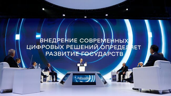 Председатель правительства РФ Михаил Мишустин выступает на форуме Digital Almaty 2025. 31 января 2025