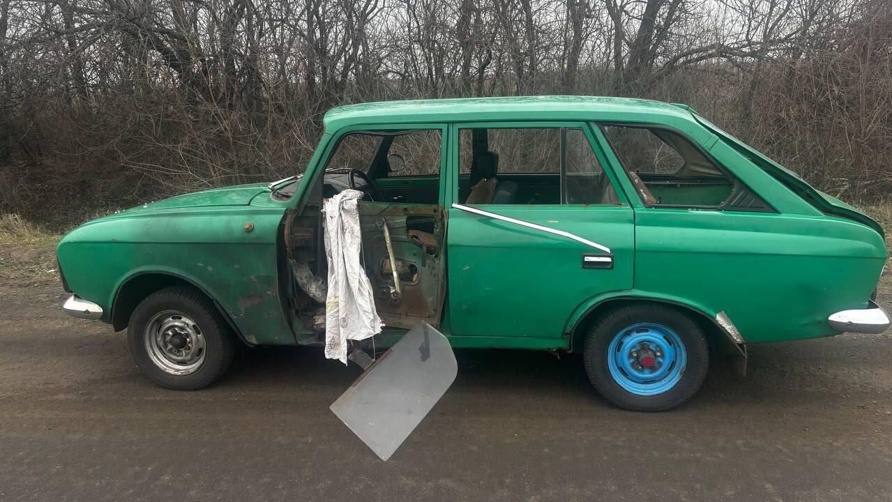 Последствия атаки дрона ВСУ по гражданскому автомобилю на трассе Васильевка – Токмак в Запорожской области. 31 января 2025 - РИА Новости, 1920, 31.01.2025