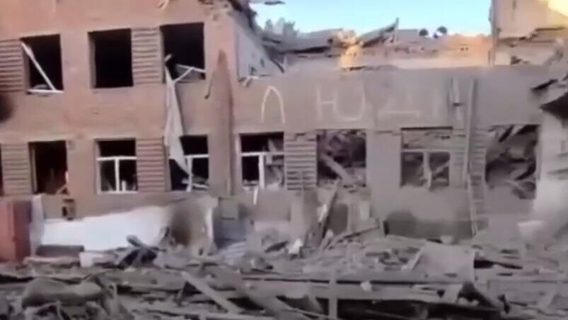 Последствия ракетного удара ВСУ по интернату в Судже. Кадр видео - РИА Новости, 1920, 03.02.2025