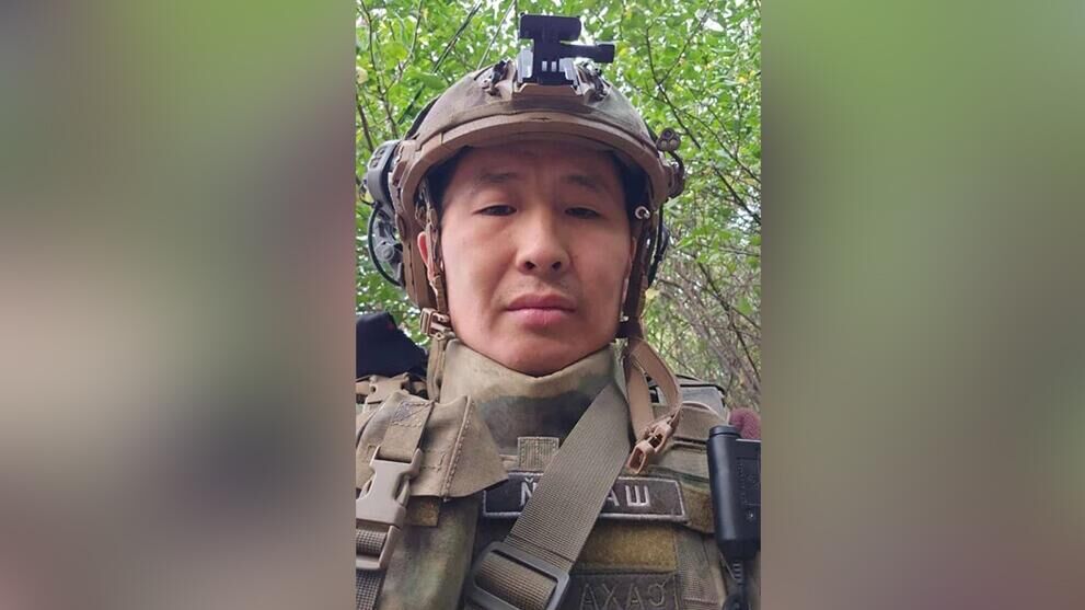 Министр по делам молодежи и социальным коммуникациям Якутии Петр Шамаев Министр по делам молодежи и социальным коммуникациям Якутии Петр Шамаев - РИА Новости, 1920, 26.05.2025