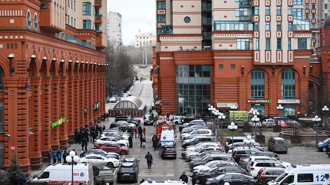 На месте взрыва в жилом комплексе Алые паруса на северо-западе Москвы