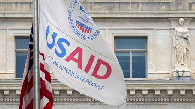 Флаг у штаб-квартиры USAID в Вашингтоне