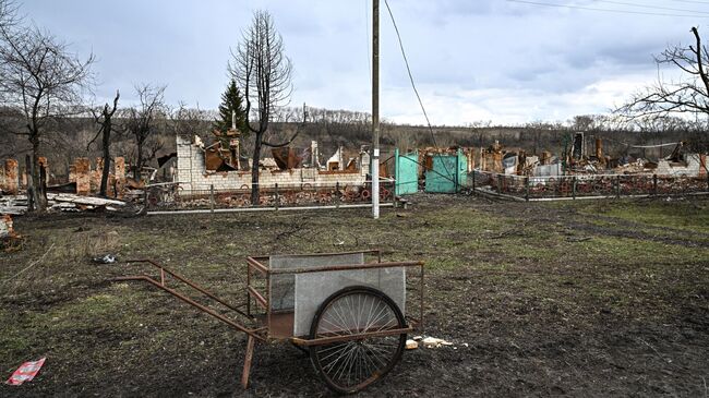 Разрушенные дома в селе Русское Поречное Курской области