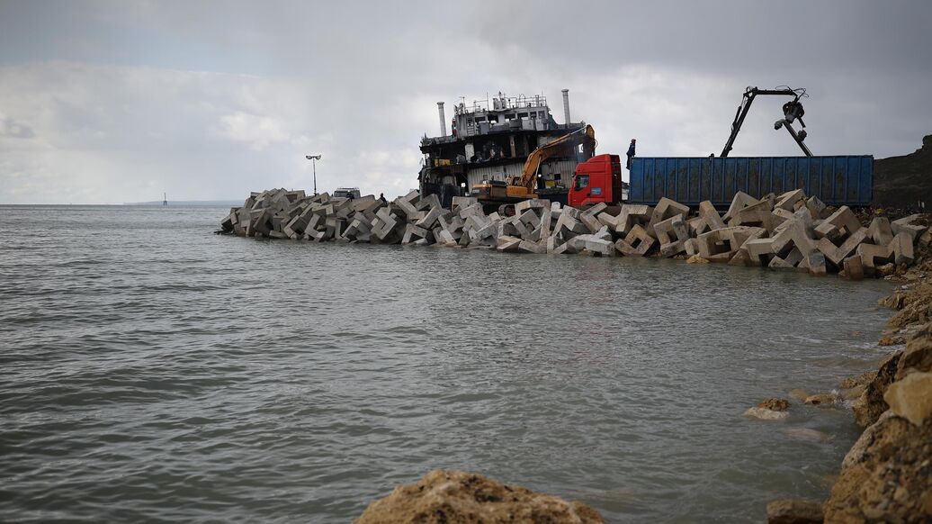 Суд взыскал компенсацию у владельца танкера "Волгонефть-239"