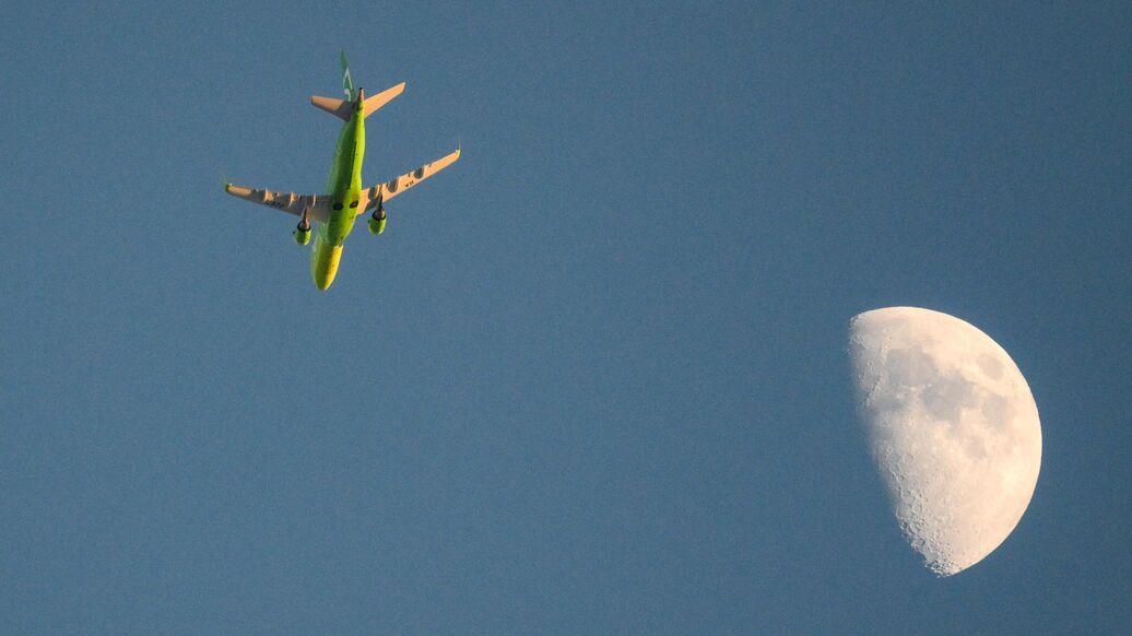 Пассажир умер на борту самолета, летевшего из Абакана в Москву