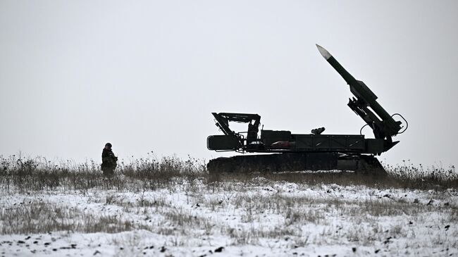 Зенитный ракетный комплекс Бук-М2 Центрального военного округа на боевом дежурстве 