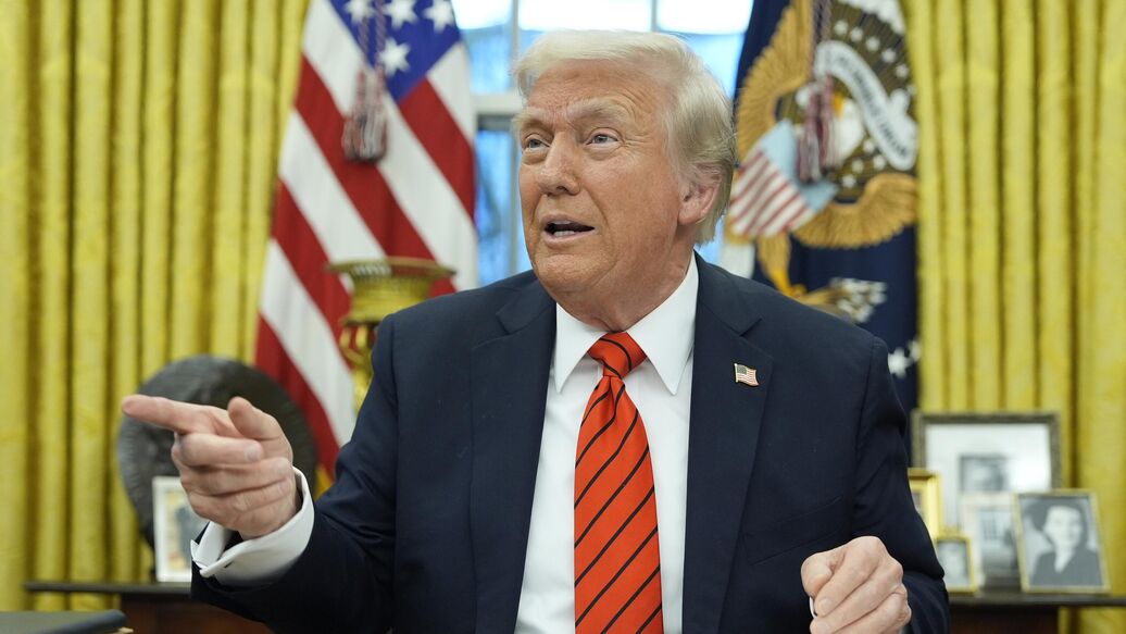 Трамп завершил встречу по ситуации вокруг Ирана