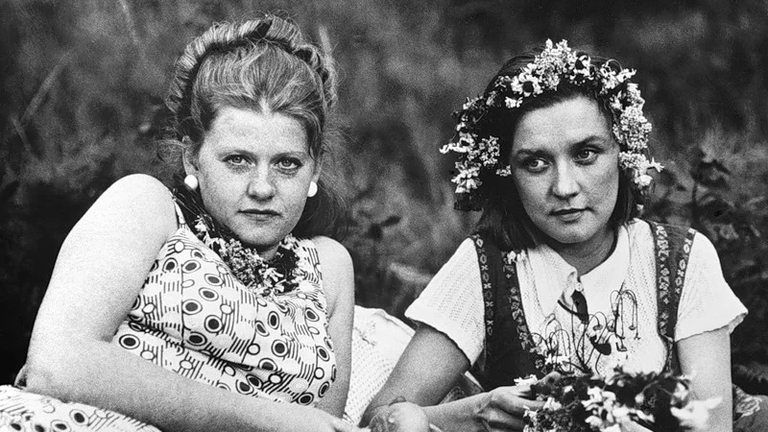Ирина Муравьева в роли Людмилы и Вера Алентова в роли Катерины на съемках фильма Москва слезам не верит
