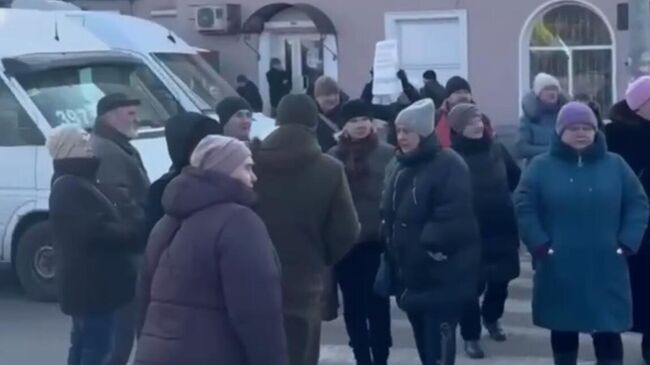 Участники митинга в Кривом Роге. Кадр видео