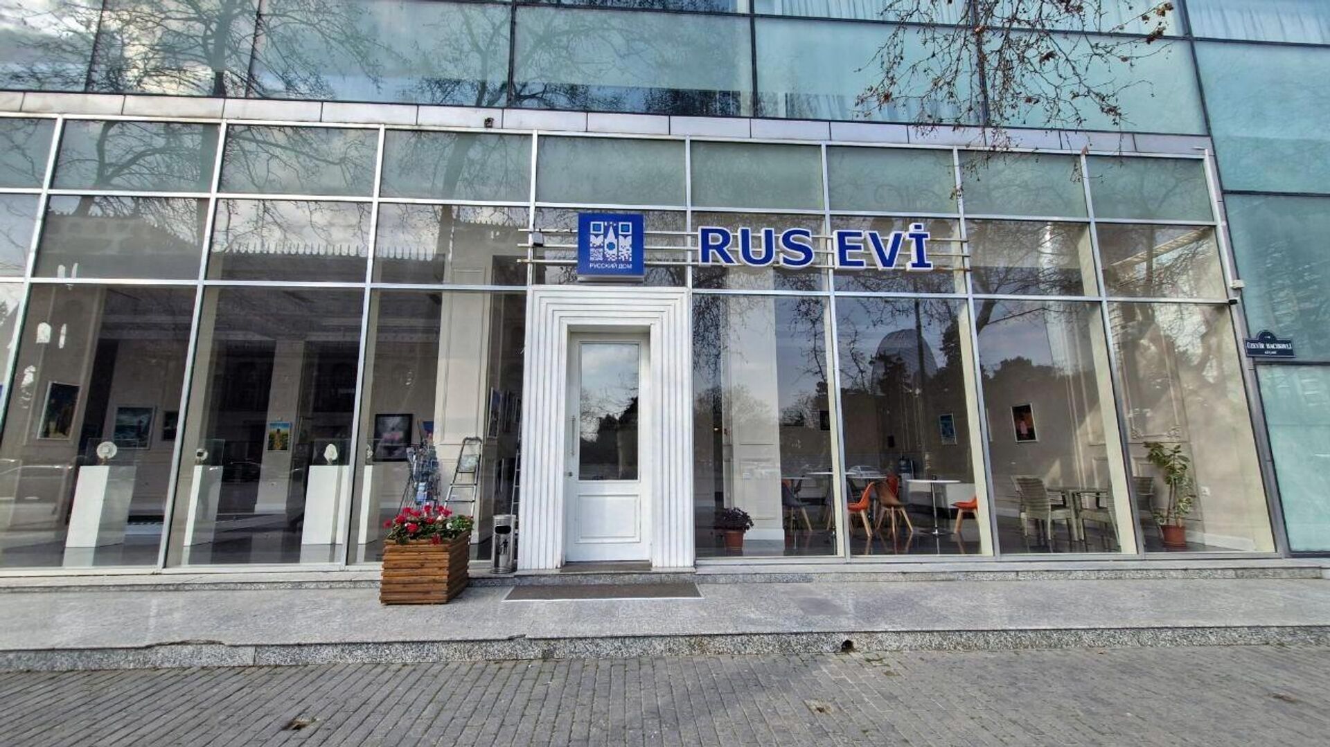 Пьянство, ДТП и обморожение": Судьба участников "Сектора Газа" 