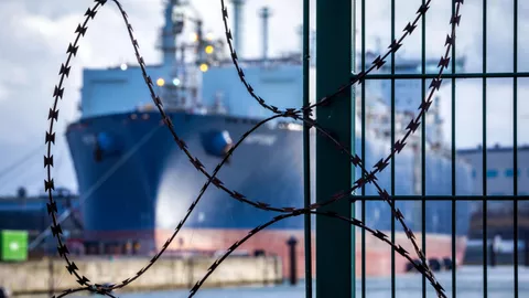 Терминал СПГ в Балтийском море