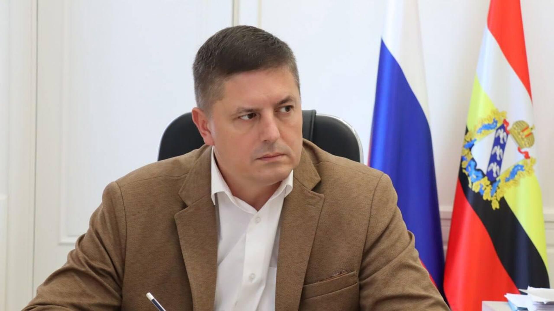 Виктор Каменев, вратарь хабаровского "СКА-Нефтяника", рассказал о жизни в самоиз