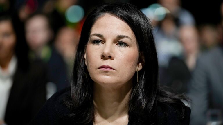 Alla Yuryevna porno videolar (2) Pornografik erkak qulning surati