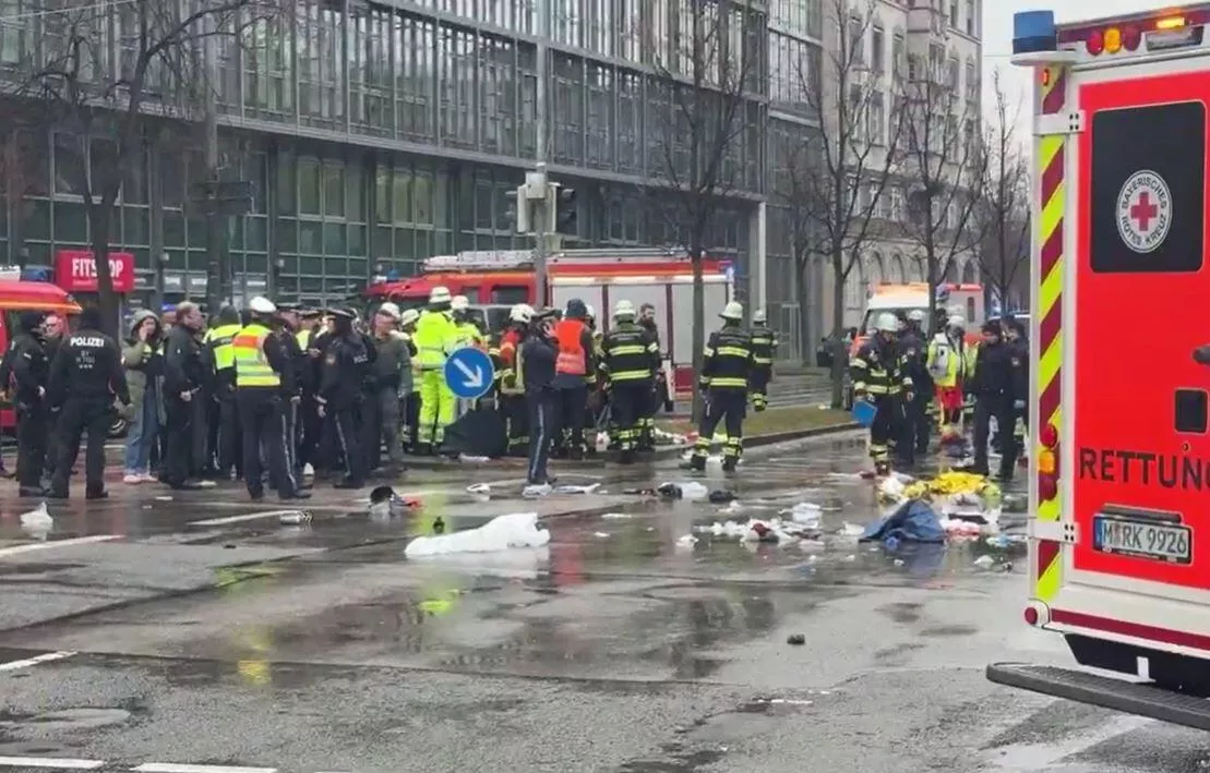 Место происшествия, где автомобиль въехал в толпу людей в Мюнхене Место происшествия, где автомобиль въехал в толпу людей в Мюнхене - РИА Новости, 1920, 13.02.2025