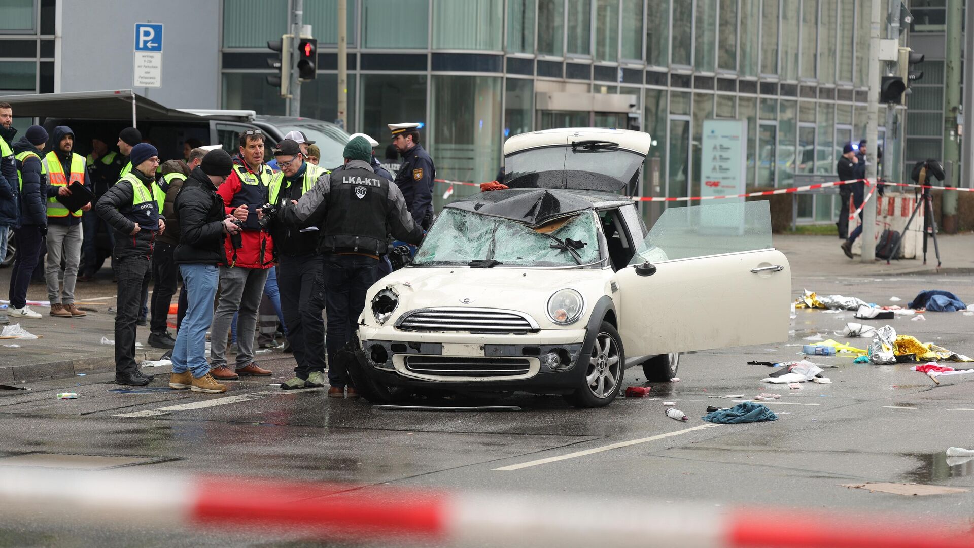 Место наезда автомобиля на людей в Мюнхене - РИА Новости, 1920, 14.02.2025