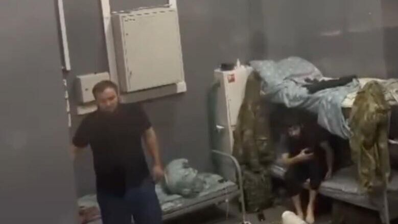 Диспетчерская в ЖК Мякинино парк. Кадр видео Диспетчерская в ЖК Мякинино парк. Кадр видео - РИА Новости, 1920, 18.02.2025