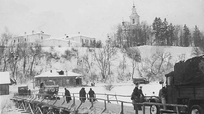 Верея во время Великой Отечественной войны. Временный мост, построенный немцами на реке Протве