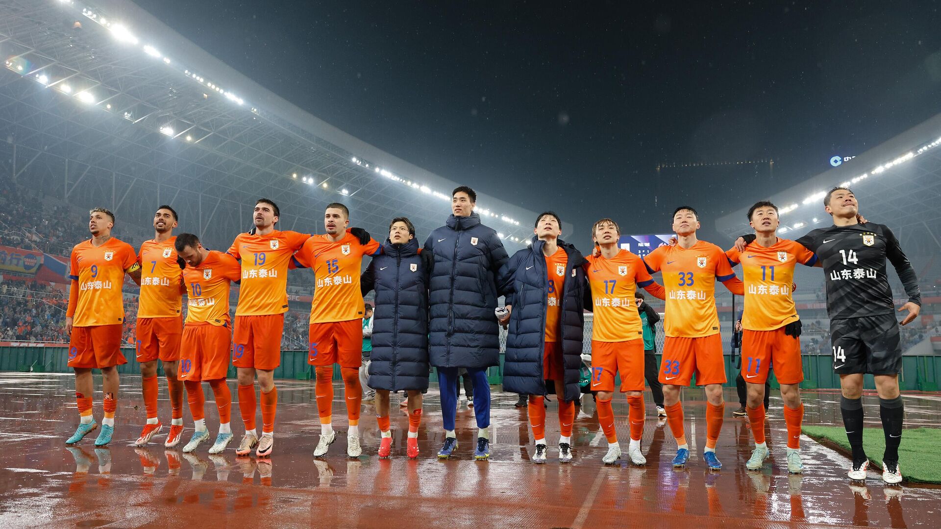 Футболисты клуба Шандунь Тайшань - РИА Новости, 1920, 19.02.2025