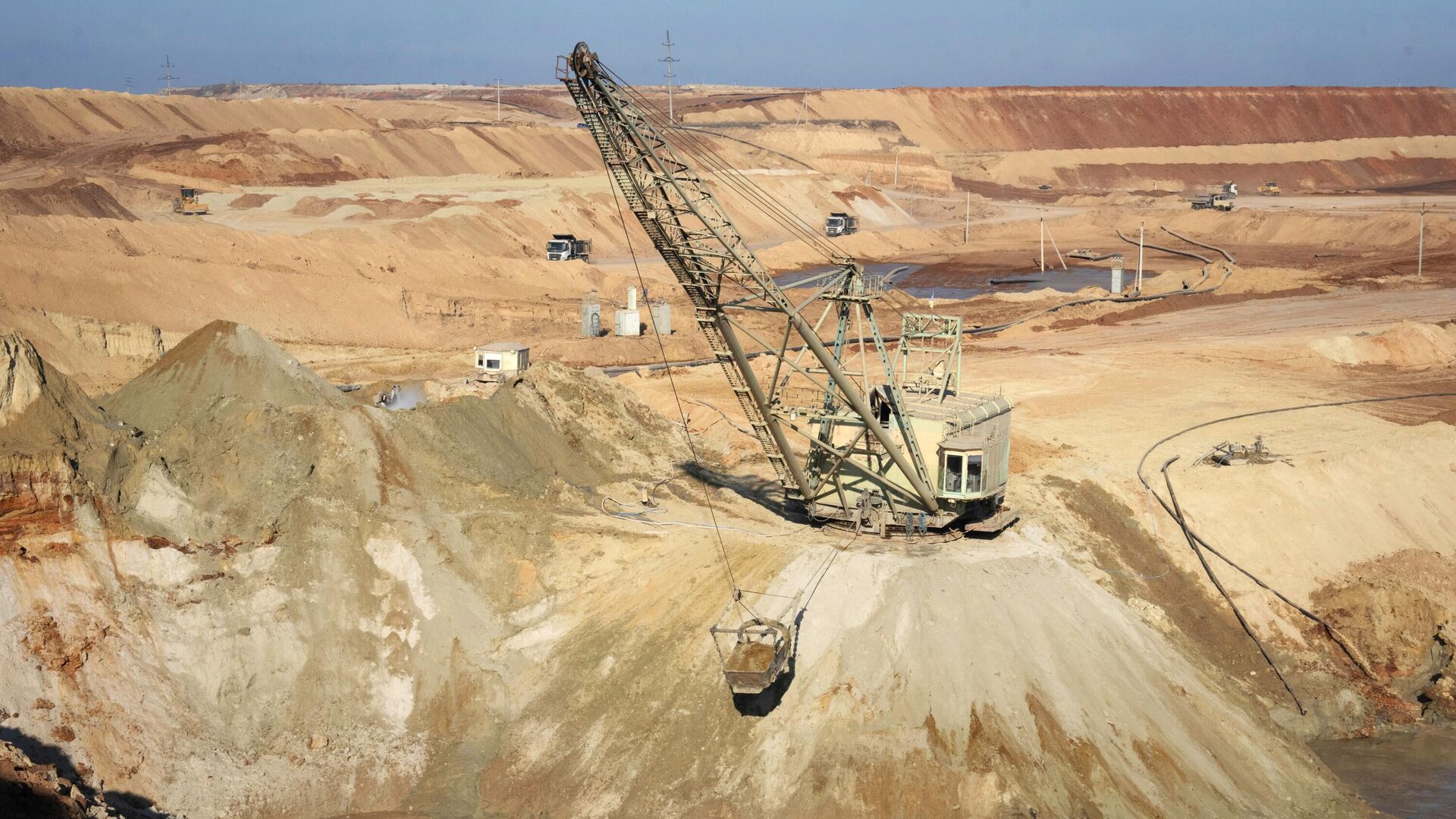 Карьер по добыче редкоземельных металлов Карьер по добыче редкоземельных металлов - РИА Новости, 1920, 20.02.2025