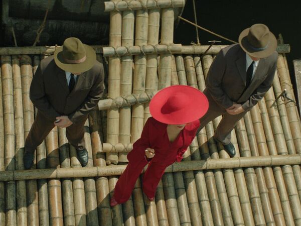 Кадр из фильма Красный шелк Кадр из фильма Красный шелк