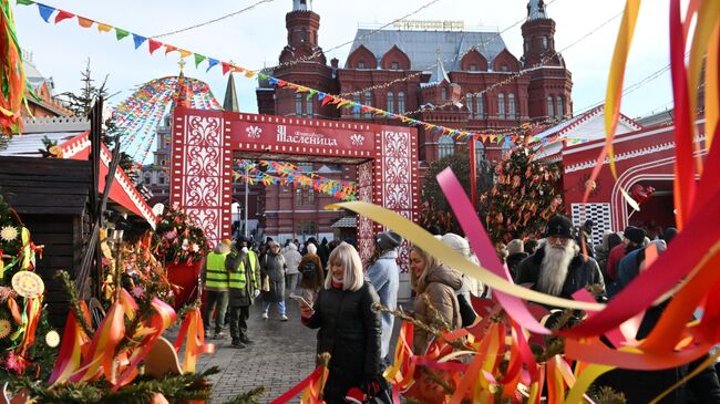 Масленица в рамках проекта Зима в Москве на Манежной площади в столице