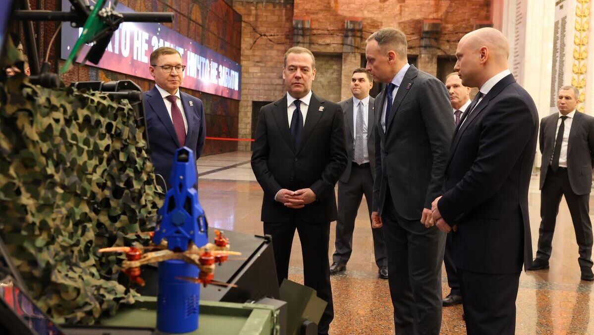 Председатель партии Единая РоссияДмитрий Медведев ознакомился с разработками Центра беспилотных систем и технологий на выставке в Музее Победы Председатель партии Единая РоссияДмитрий Медведев ознакомился с разработками Центра беспилотных систем и технологий на выставке в Музее Победы - РИА Новости, 1920, 21.02.2025