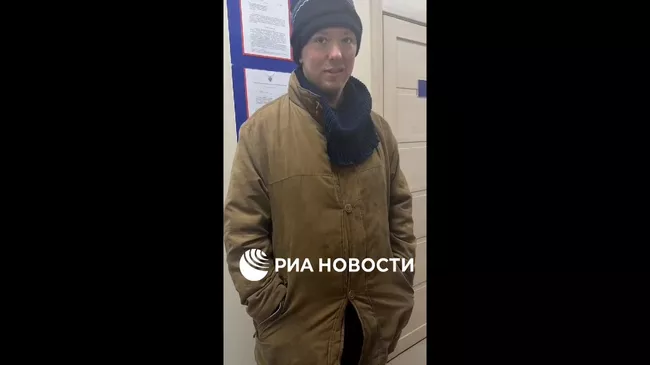 Вырывалась из рук: видео с мужчиной, сбросившего кошку на скалы 