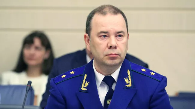 Денис Попов