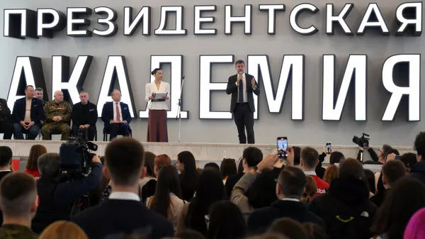 Ректор Российской академии народного хозяйства и государственной службы (РАНХиГС) Алексей Комиссаров выступает на открытии фотовыставки Восстановление Европы в Президентской академии в Москве